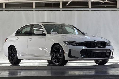 Alpine White 2026 BMW 330 330i