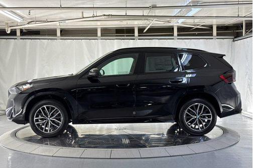 Black Sapphire Metallic 2026 BMW X1 xDrive28i