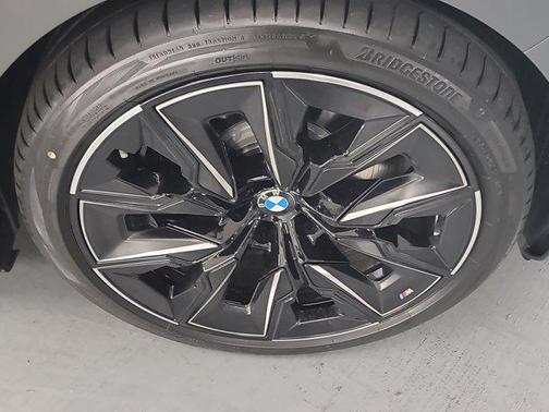 2025 BMW 760 i xDrive