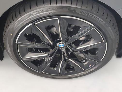 2025 BMW 760 i xDrive