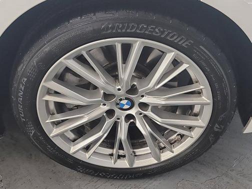 2024 BMW 330 i