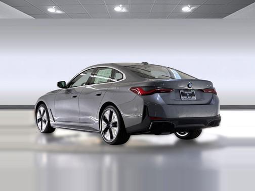 Skyscraper Grey Metallic 2026 BMW i4 Gran Coupe xDrive40