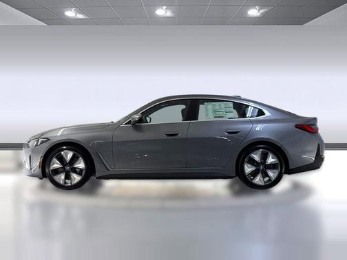 Skyscraper Grey Metallic 2026 BMW i4 Gran Coupe xDrive40