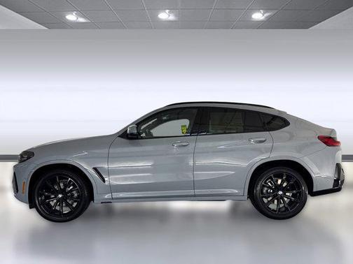 2025 BMW X4 xDrive30i