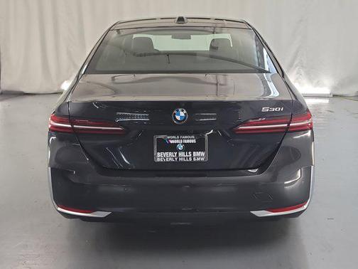 2024 BMW 530 i