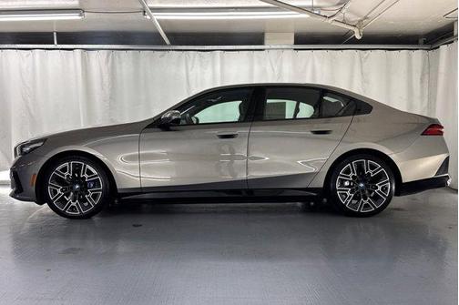 2025 BMW i5 xDrive40