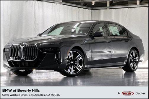 2026 BMW 750e i xDrive