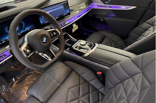 2026 BMW 740 740i