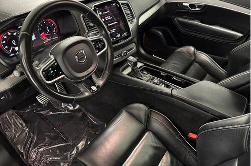 2020 Volvo XC90 T6 R-Design
