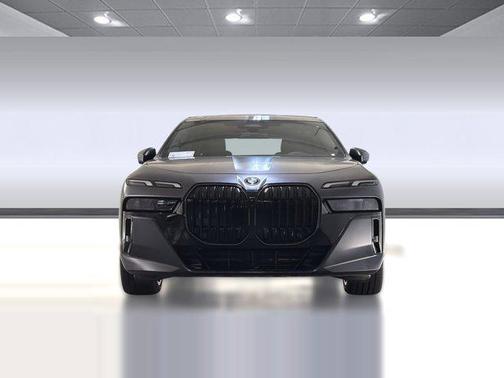 2025 BMW 740 740i