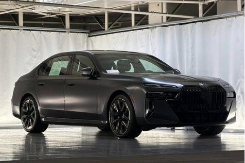 2025 BMW 740 740i
