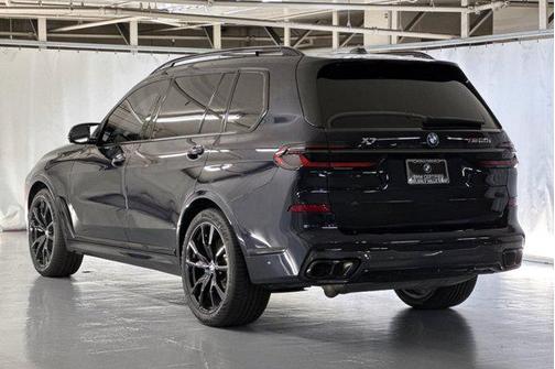 2024 BMW X7 M60i