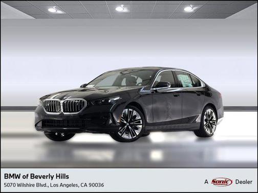 Black Sapphire Metallic 2026 BMW i5 eDrive40