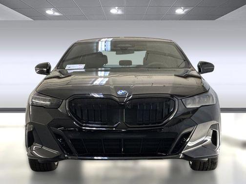 2026 BMW 550e xDrive