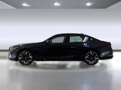 Carbon Black Metallic 2026 BMW 530 530i