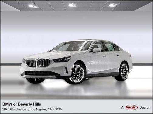 Alpine White 2026 BMW 530 530i