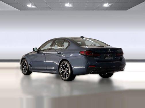 2023 BMW 530 i