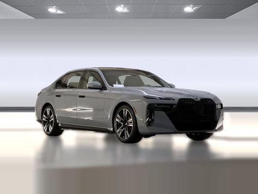 2026 BMW 750e i xDrive