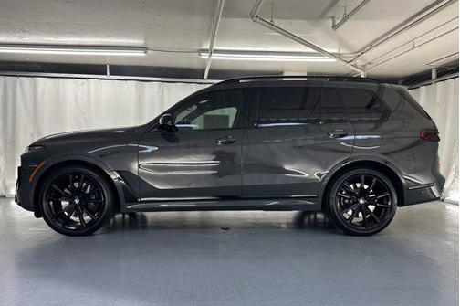 2024 BMW X7 M60i