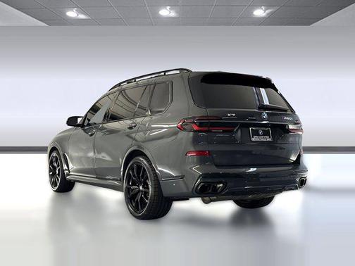 2024 BMW X7 M60i