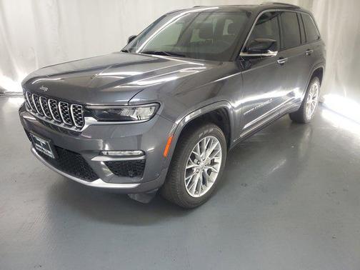 2022 Jeep Grand Cherokee Summit