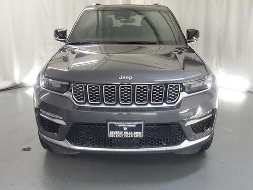 2022 Jeep Grand Cherokee Summit