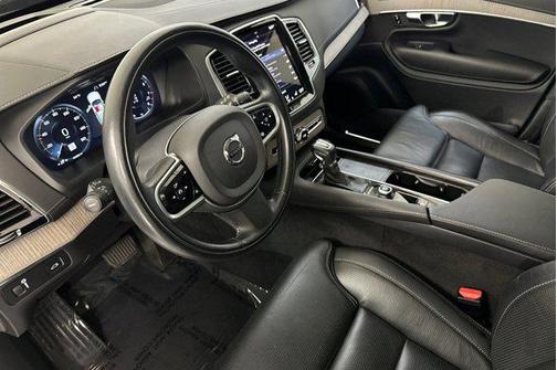 2022 Volvo XC90 T6 Inscription