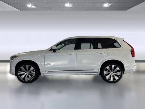 2022 Volvo XC90 T6 Inscription