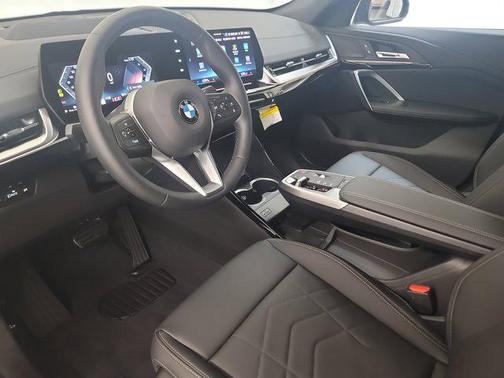 2025 BMW X2 xDrive28i