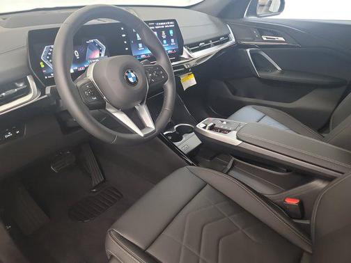 2025 BMW X2 xDrive28i
