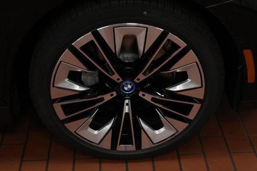 2025 BMW i5 xDrive40