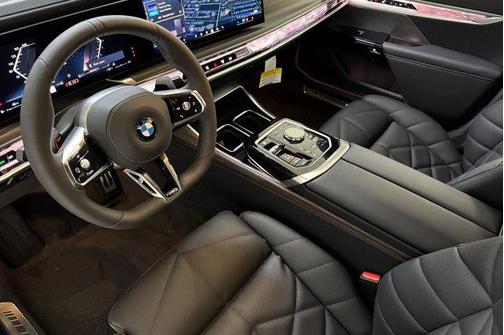 2026 BMW 740 740i