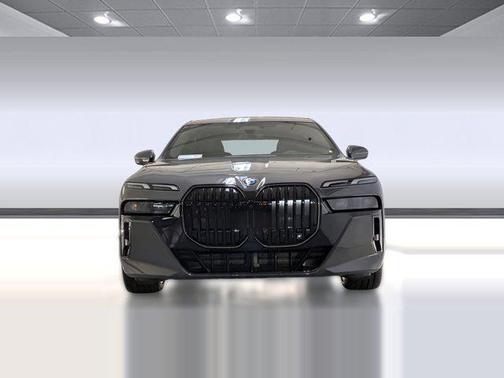 2026 BMW 740 740i