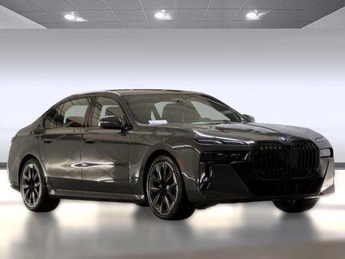 2026 BMW 740 740i