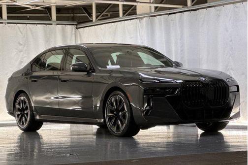 2026 BMW 740 740i
