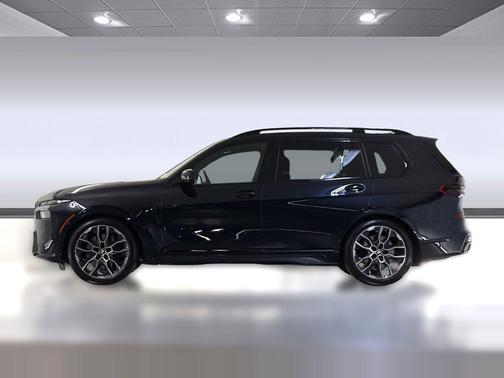 Carbon Black Metallic 2026 BMW X7 xDrive40i