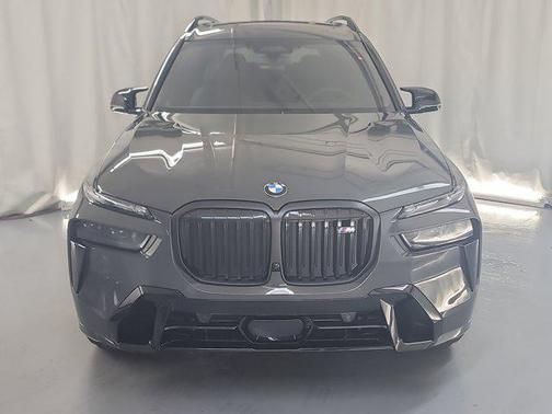 2026 BMW X7 M60i