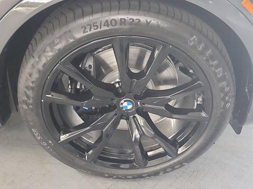 2026 BMW X7 M60i