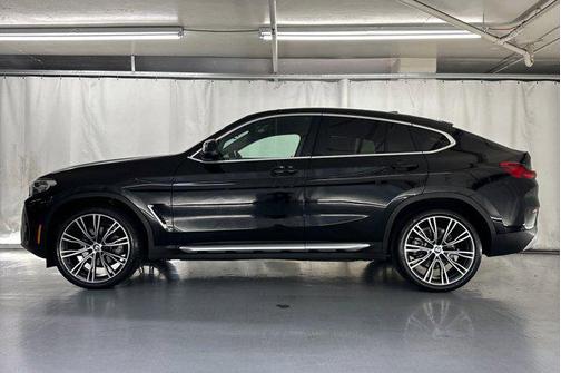 2023 BMW X4 xDrive30i