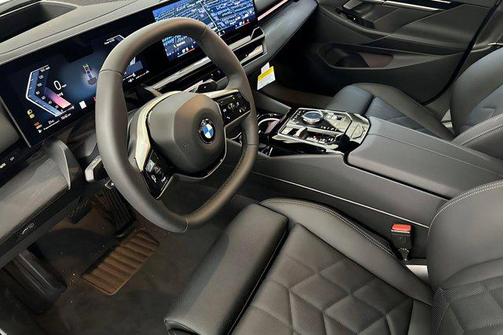Black Sapphire Metallic 2026 BMW 530 530i