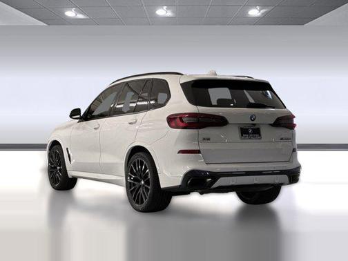 2023 BMW X5 M50i