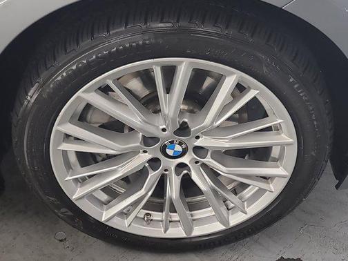 2024 BMW 330 i