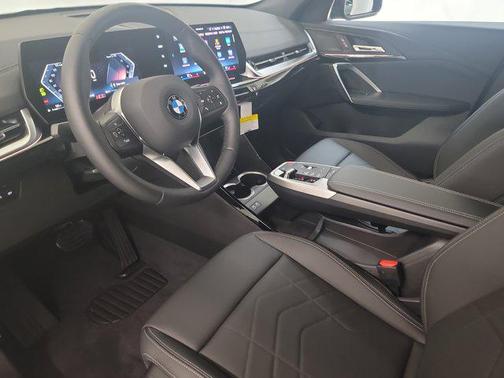 2025 BMW X2 xDrive28i