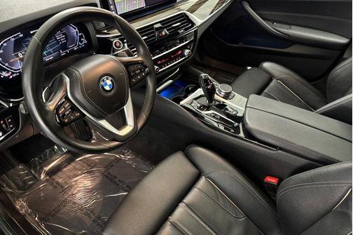 2022 BMW 530e Base