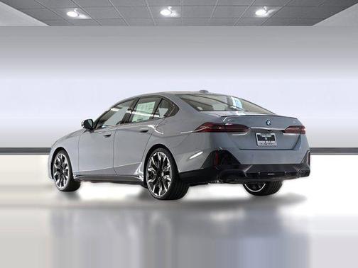 Brooklyn Grey Metallic 2026 BMW 540 xDrive