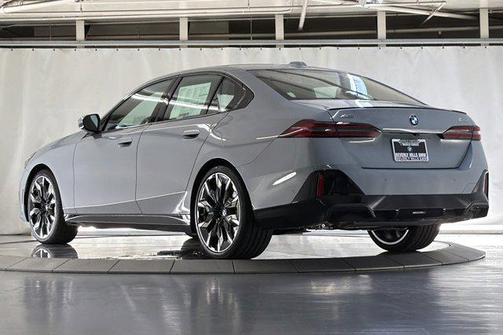 Brooklyn Grey Metallic 2026 BMW 540 xDrive