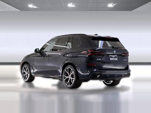 Carbon Black Metallic 2026 BMW X5 PHEV xDrive50e