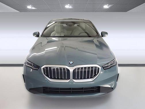 2025 BMW 530 530i