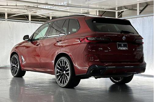 2022 BMW X5 M50i
