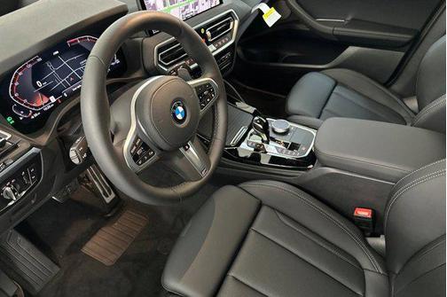 2025 BMW X4 xDrive30i